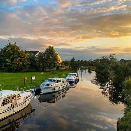 Semesterbostad Leitrim Quay - Riverside 2